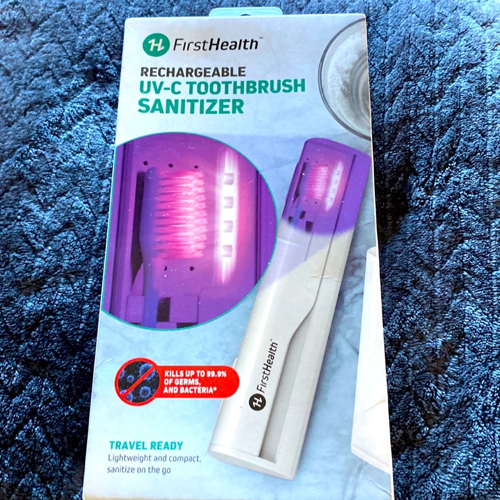 RECHARGEABLE UV-C TOOTHBRUSH SANITIZER